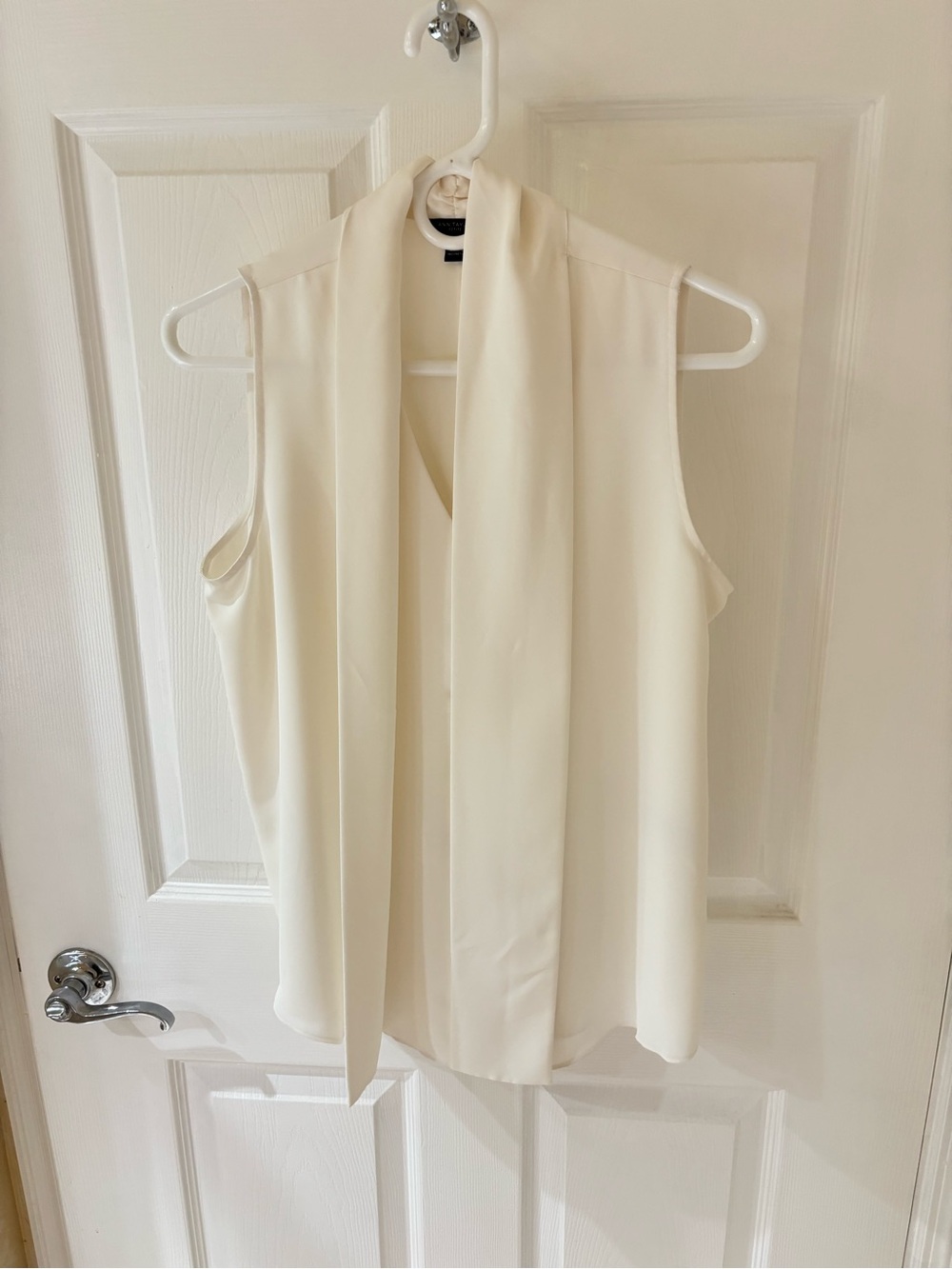 Ann Taylor Cream Sleeveless Tie-Neck Camisole